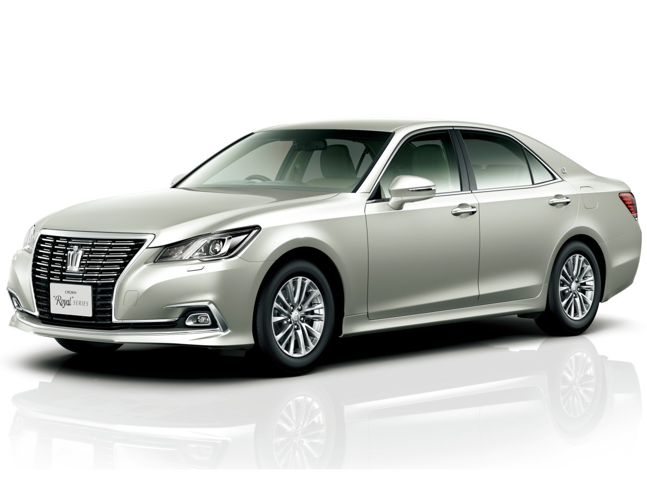 トヨタ　クラウン ロイヤル　ハイブリッド　2 . 5　ロイヤル サルーン